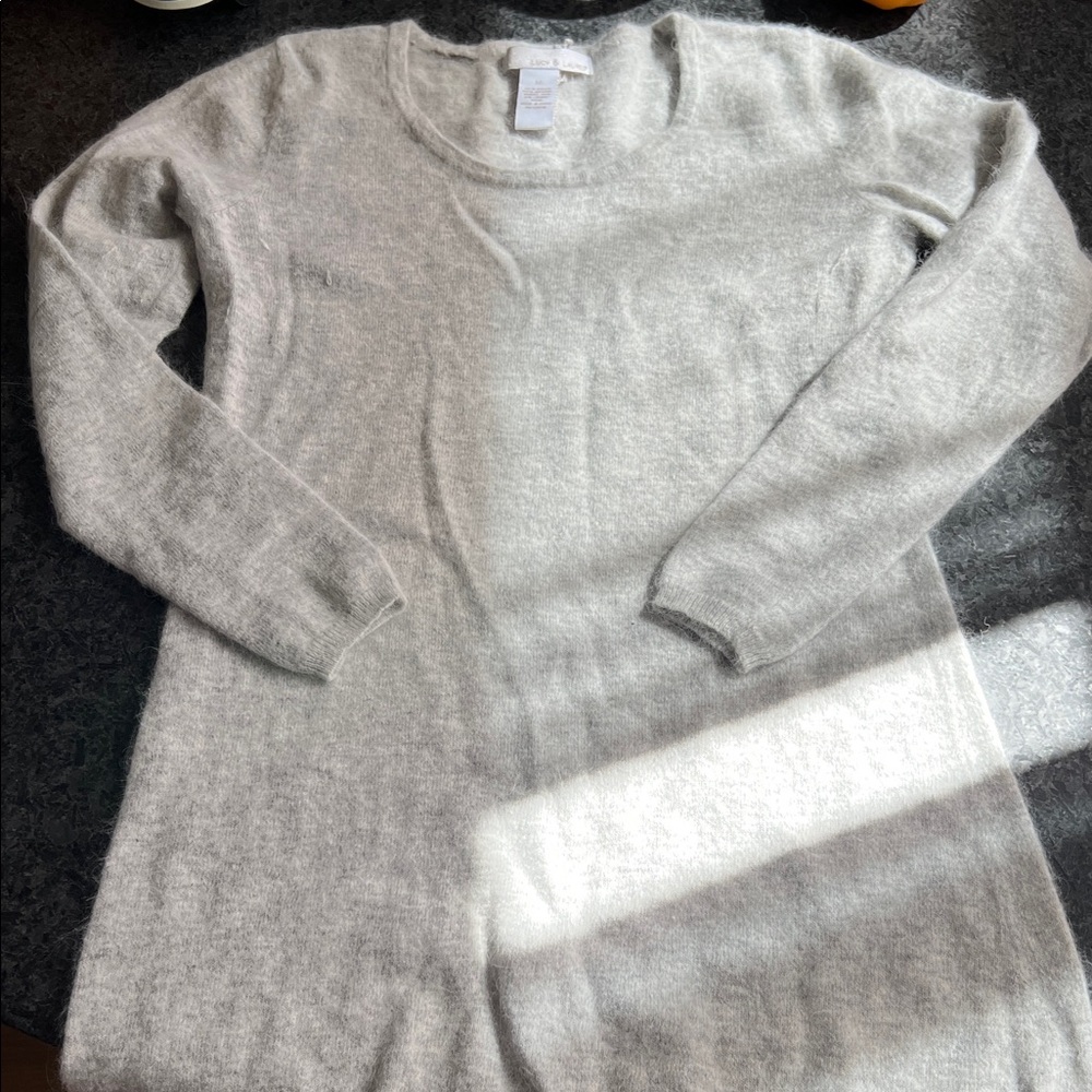 Women’s light gray sweater, Size M